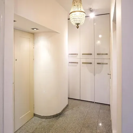 Powisle Apartment *